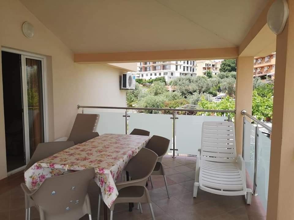 Apartmani Becici מראה חיצוני תמונה