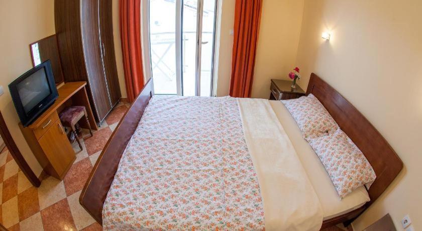 Apartmani Becici מראה חיצוני תמונה